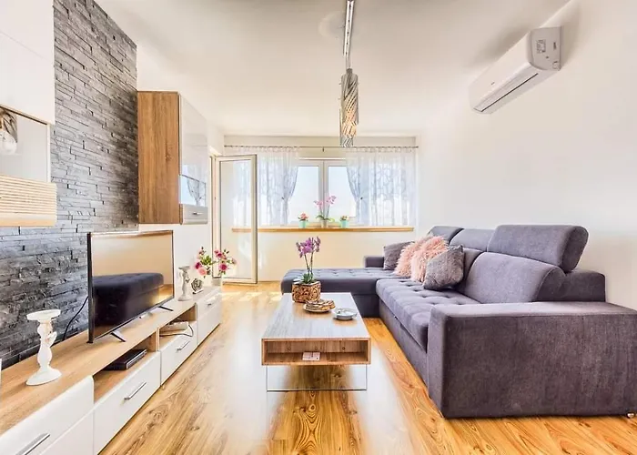 Villa Ivano With Heated Pool&sea&mountain View Kaštel Stari