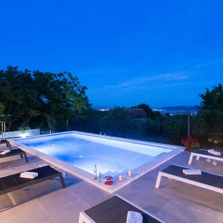Ivano&heated Pool&sea View&football Court&children's Playground Villa Kaštel Stari
