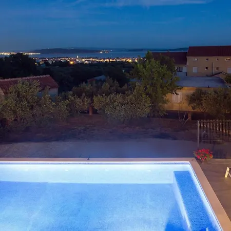 Ivano&heated Pool&sea View&football Court&children's Playground Villa Kaštel Stari