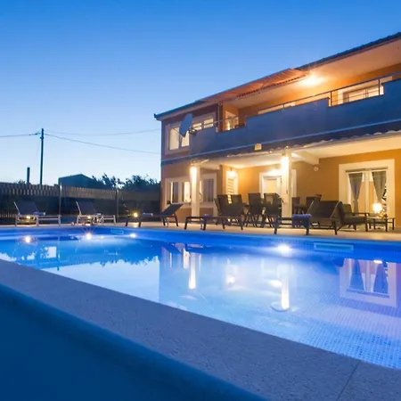 Ivano&heated Pool&sea View&football Court&children's Playground Kaštel Stari