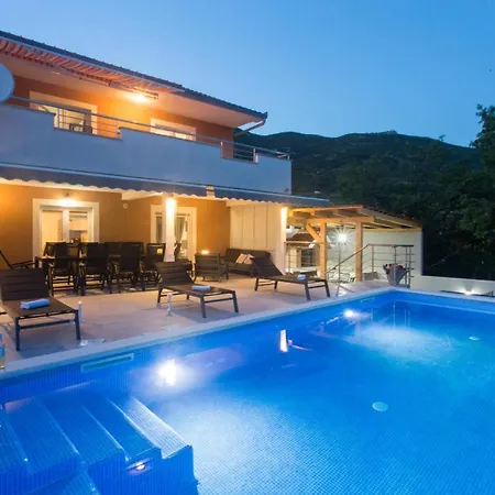 Ivano&heated Pool&sea View&football Court&children's Playground Villa Kaštel Stari