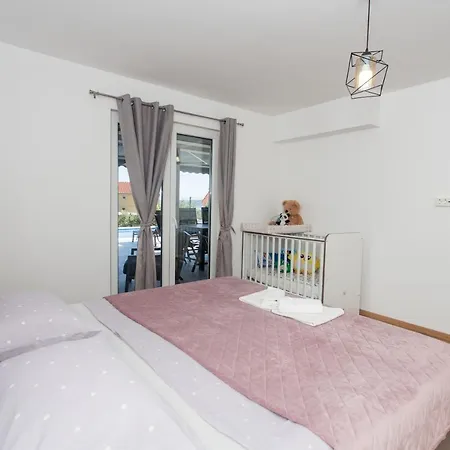 Ivano&heated Pool&sea View&football Court&children's Playground * Kaštel Stari