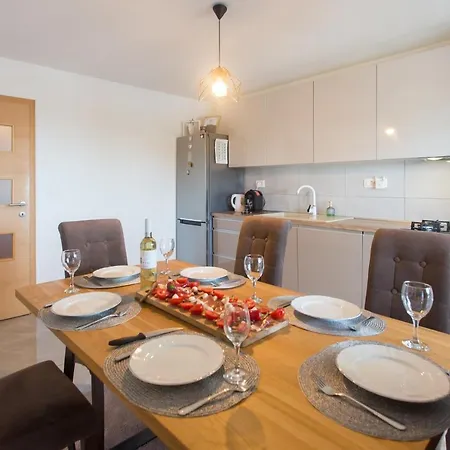 Ivano&heated Pool&sea View&football Court&children's Playground Kaštel Stari