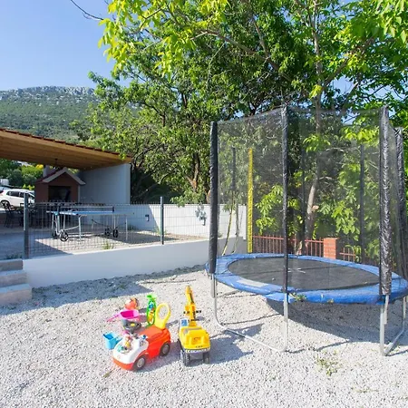 Ivano With Sea&mountain View Villa