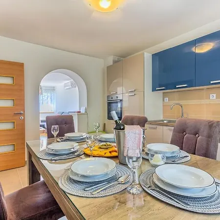 Ivano&heated Pool&sea View&football Court&children's Playground