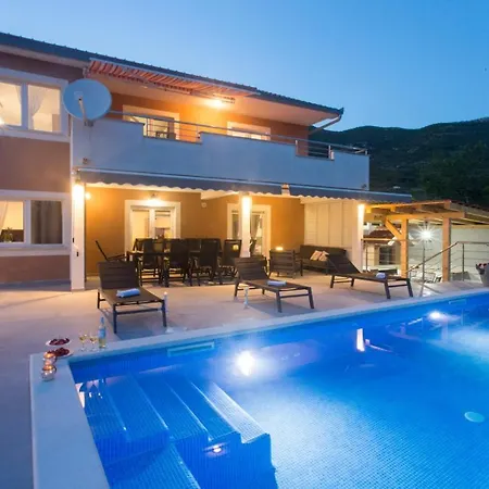 Villa Ivano&heated Pool&sea View&football Court&children's Playground *