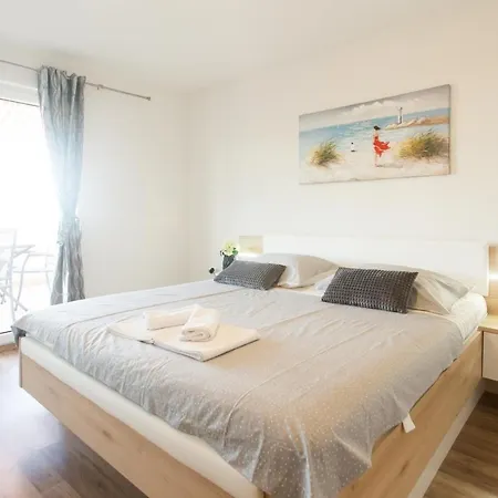Ivano&heated Pool&sea View&football Court&children's Playground Kaštel Stari